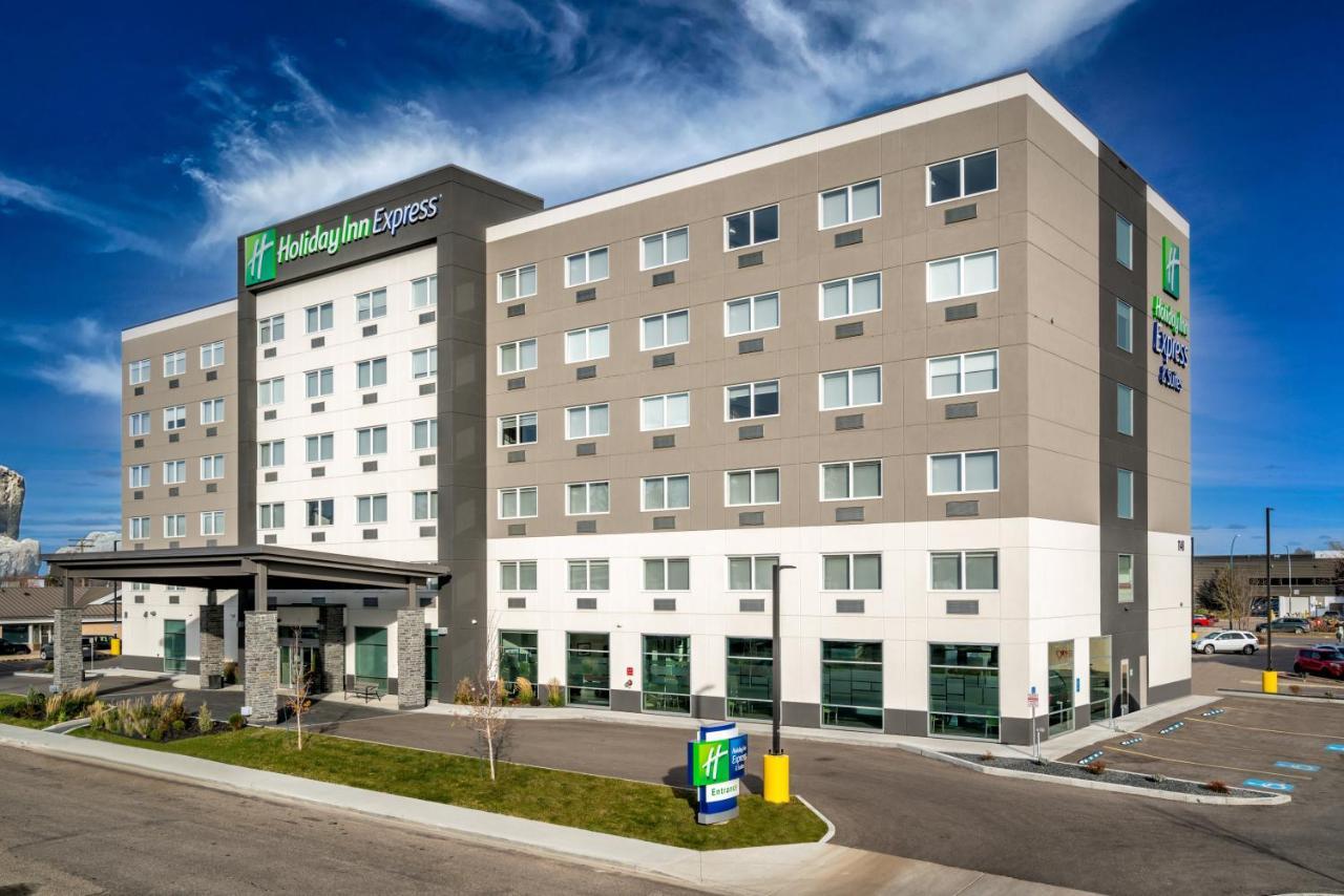 Holiday Inn Express & Suites - Brandon By Ihg Bagian luar foto