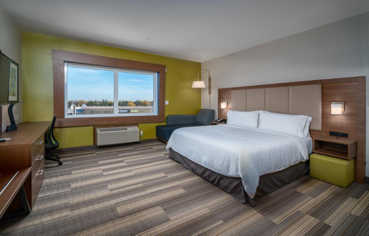 Holiday Inn Express & Suites - Brandon By Ihg Bagian luar foto