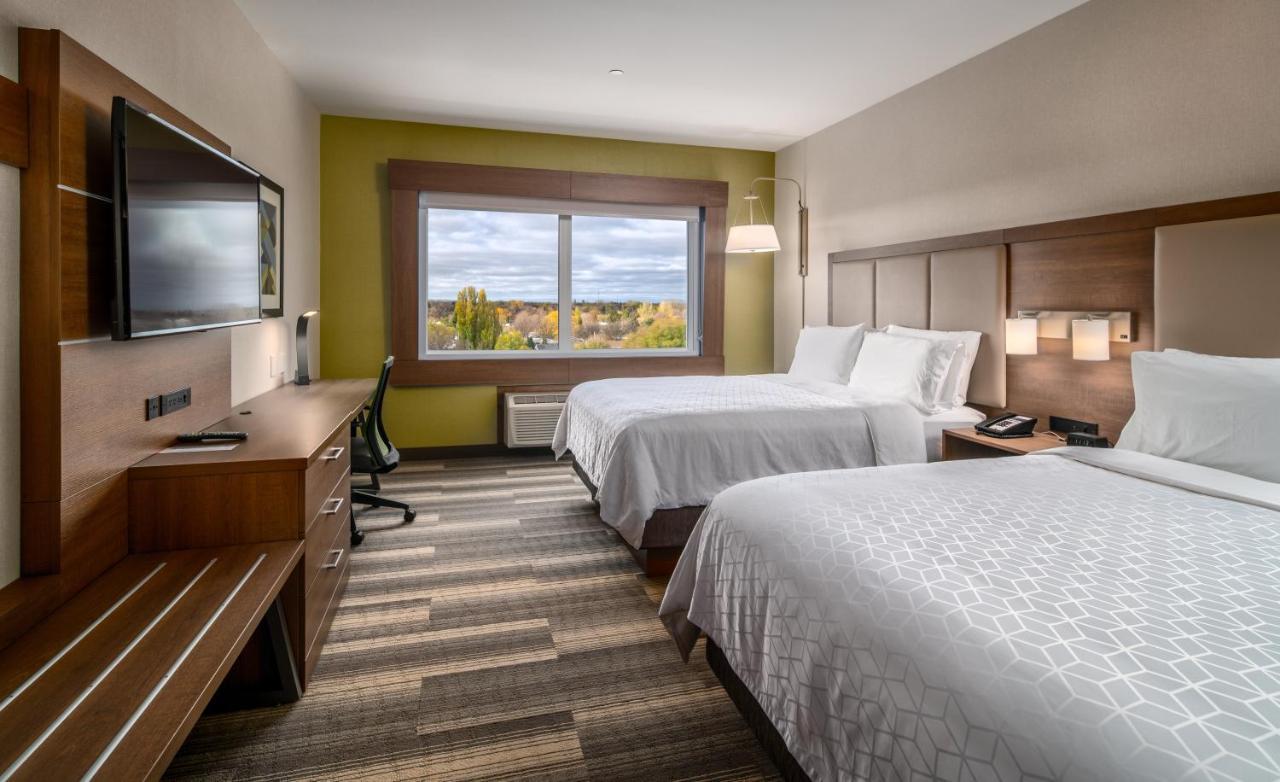 Holiday Inn Express & Suites - Brandon By Ihg Bagian luar foto