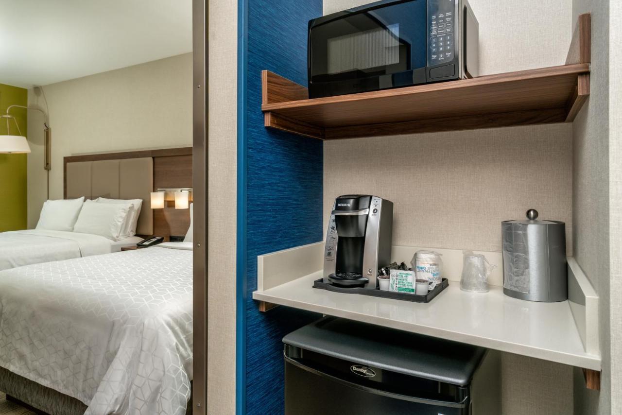Holiday Inn Express & Suites - Brandon By Ihg Bagian luar foto